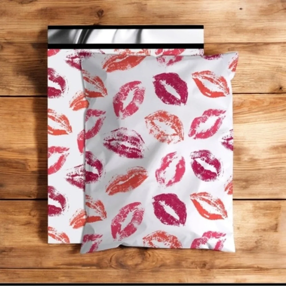 (10) 6x9 Valentine Lips Poly Mailers